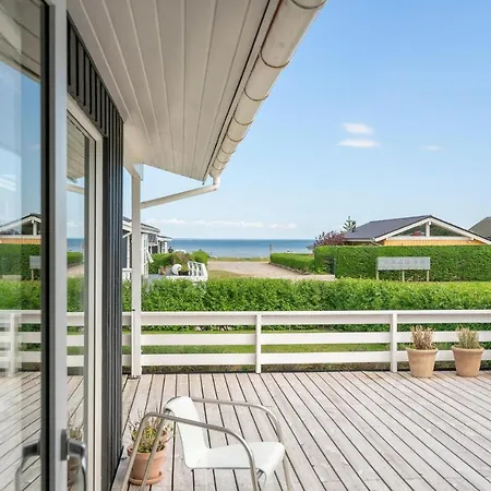 In Bjert With House Sea View Tatil Evi