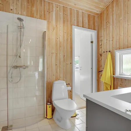 Three-bedroom In Bjert