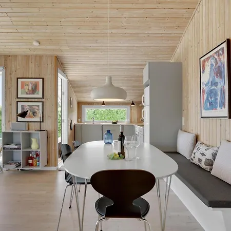 Casa de Férias Three-bedroom In Bjert *