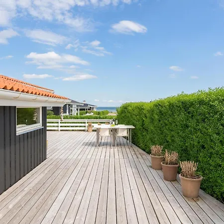 In Bjert With House Sea View Binderup Strand