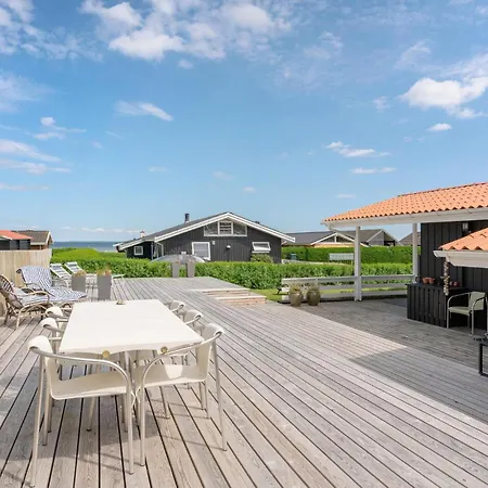 Three-bedroom In Bjert * Binderup Strand