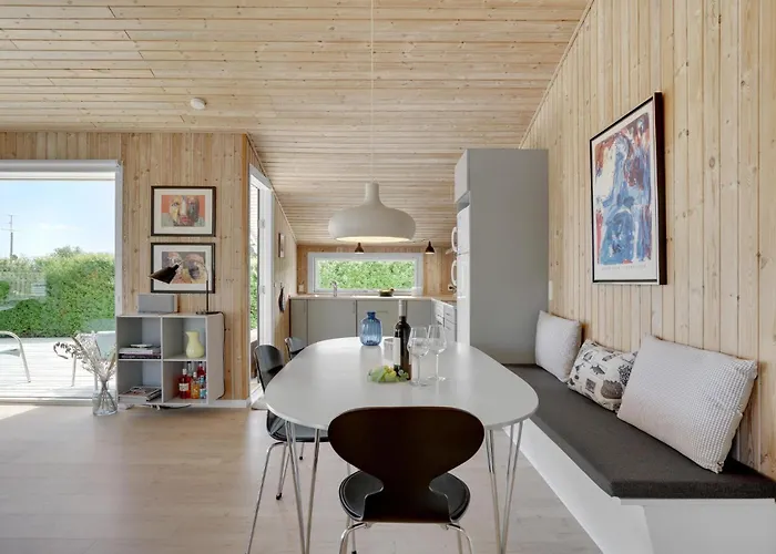 Holiday home Three-bedroom In Bjert *