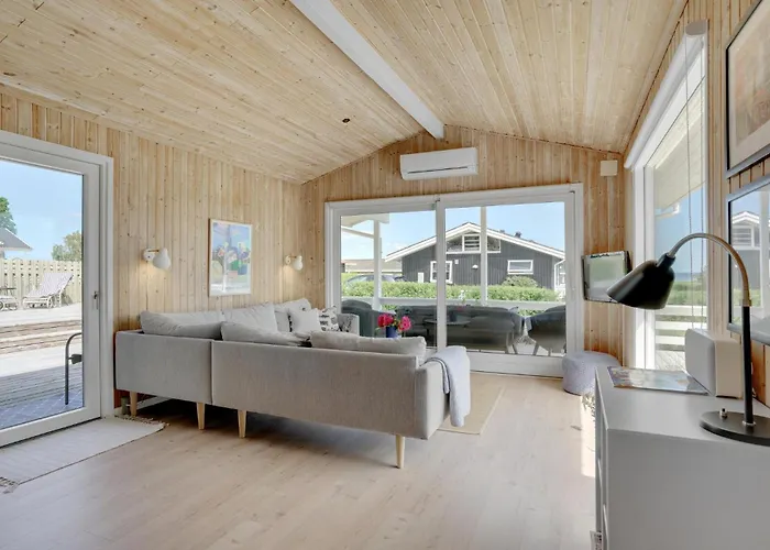 Three-bedroom In Bjert Holiday home Binderup Strand