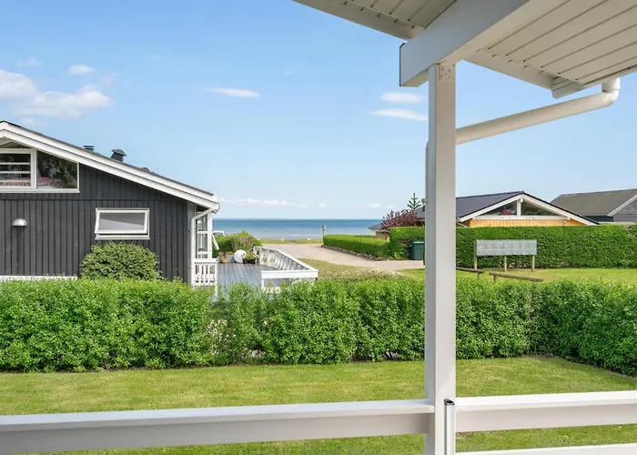 Three-bedroom In Bjert Holiday home Binderup Strand